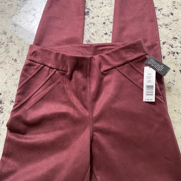Anna & Ava Micro-Suede Leggings Cherry Small NWT - Picture 5 of 9